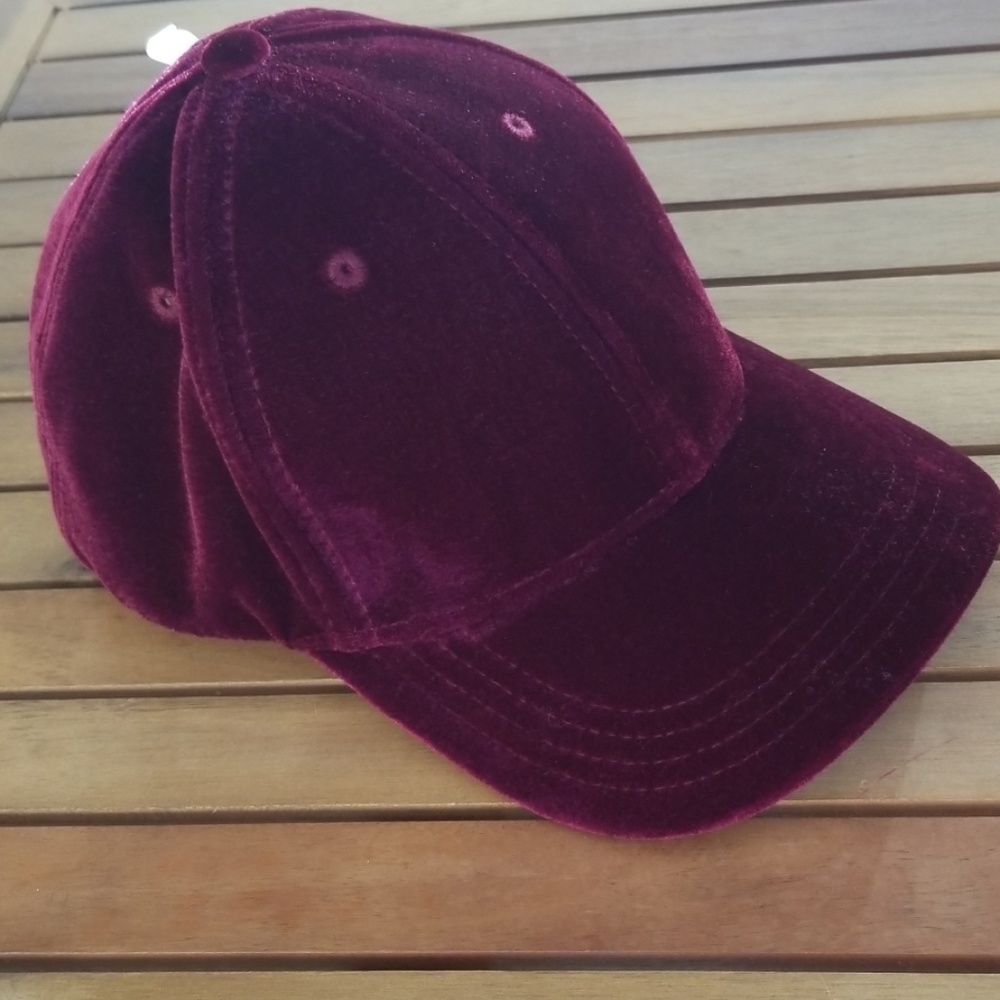 1 left CALIA Velvet Cap - Picture 8 of 8